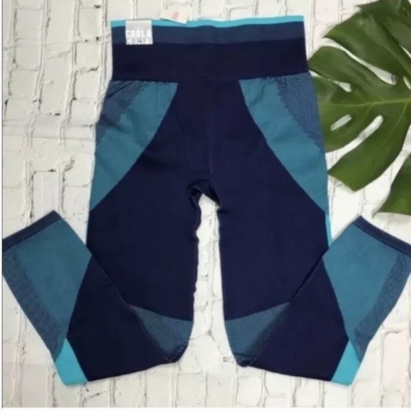 Victoria’s Secret PINK Cool & Comfy Legging blue teal contour slim booty snatch - Picture 4 of 5